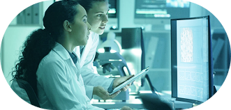 Profissional de saúde em laboratório